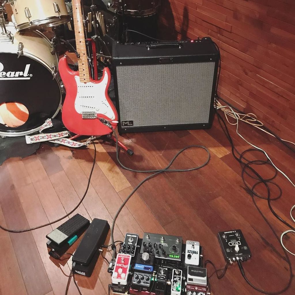 imahoriGuitar's tweet photo. 今日のアンプはHot Rod DeVilleマイケルランドウモデル！
#sgstrings #dpergo #hotroddeville #mightydrive #tbcfx #strymon #spcomp https://t.co/S49wbZjSFR https://t.co/jhAmAGPSph