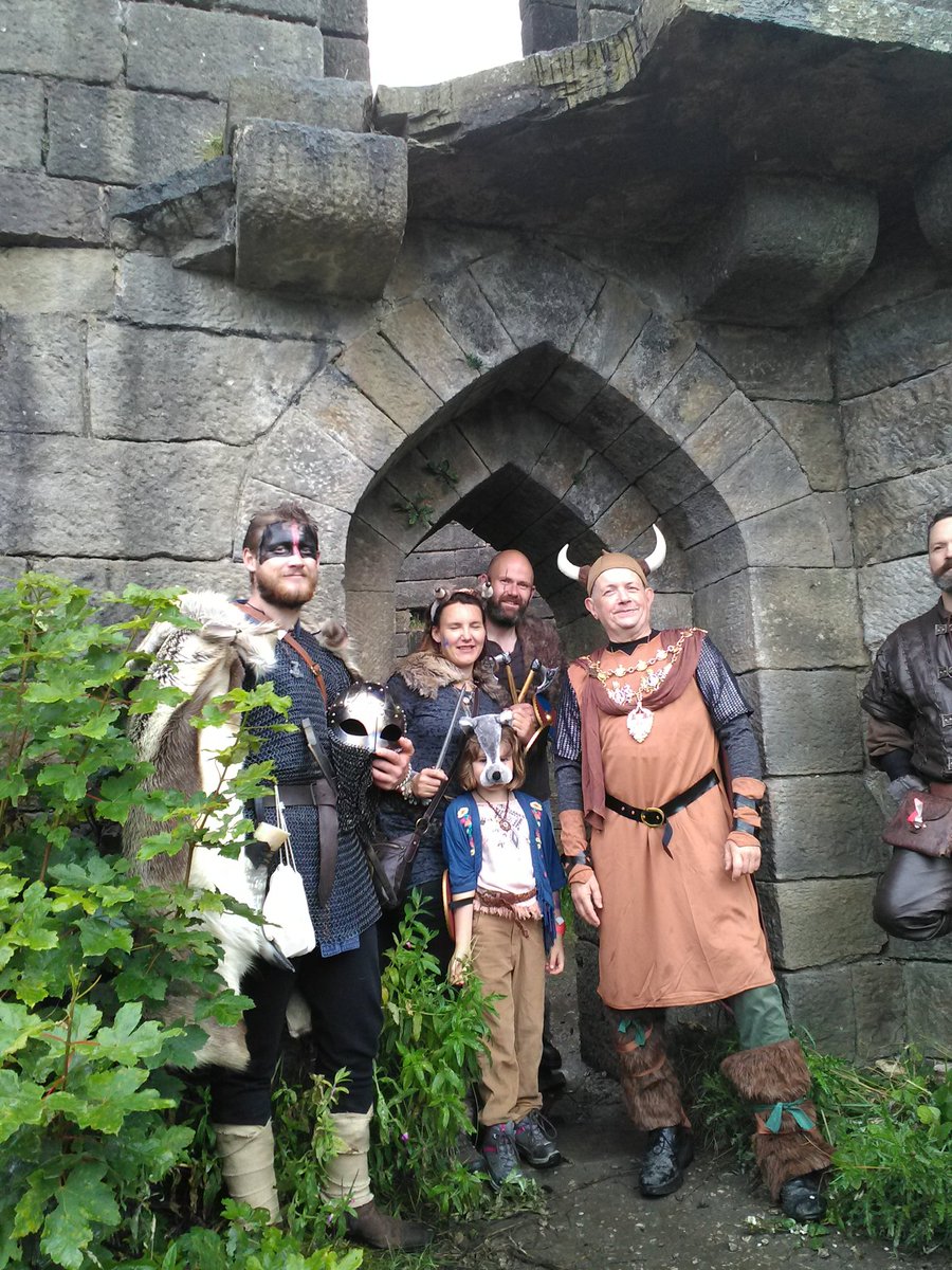 MarkPerks2021's tweet photo. Found a role! It's a kind of magic, also good to meet with Horwich friends @livingINBL long time since those charity Queen do's #VikingMarch https://t.co/N2jjJLYSlh