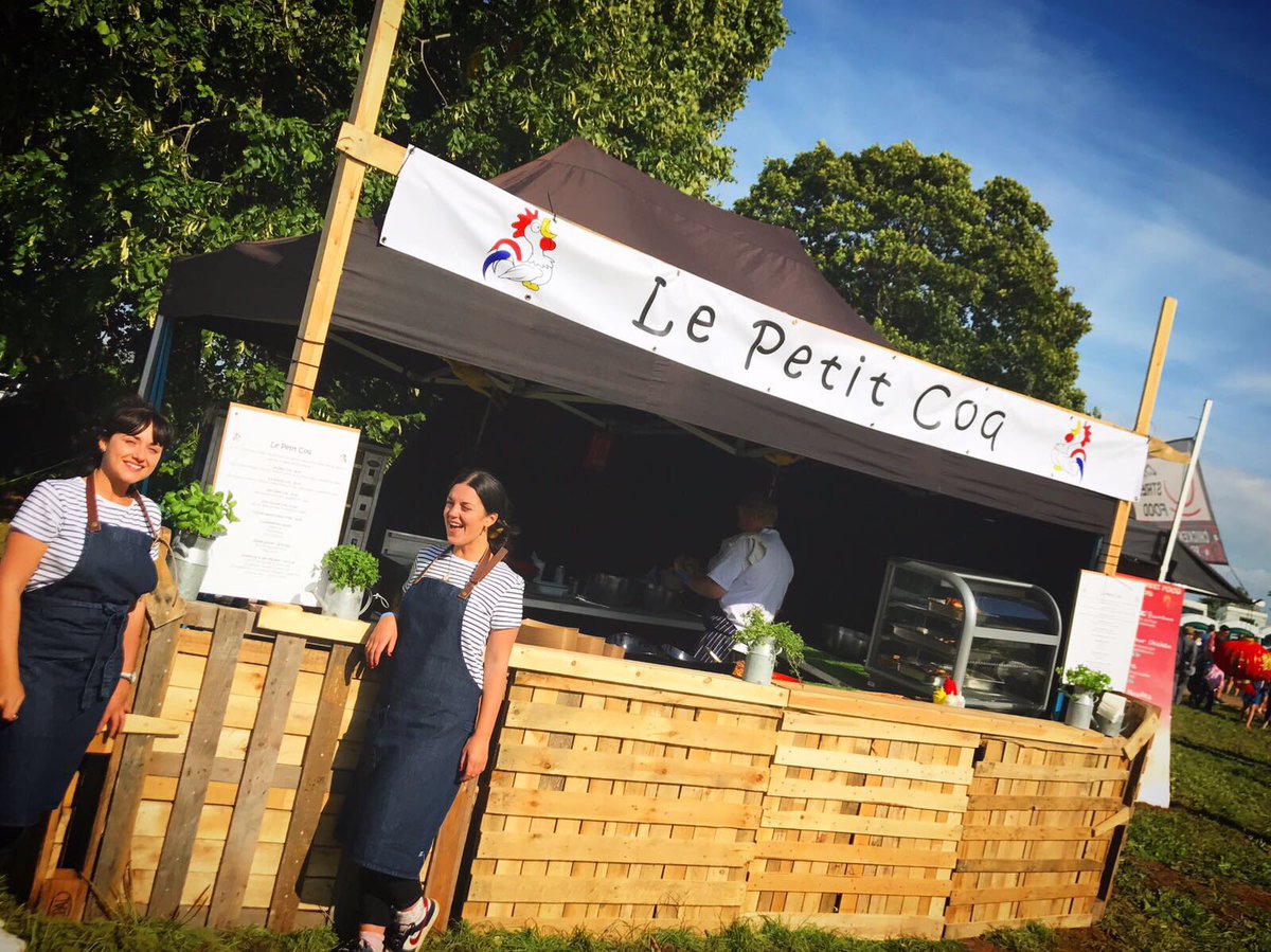 Bonjour #BristolBalloonFiesta The sun is shining and we're now open serving our cluckin' good rôtisserie chicken, fries, salsa &amp; slaw 🐔🎈