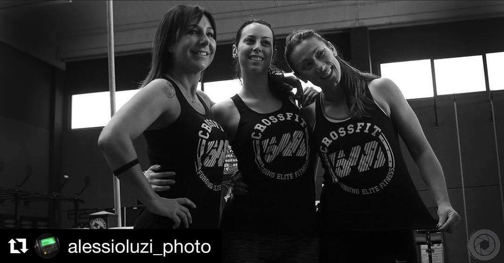 P_aracetamolo's tweet photo. #Repost @alessioluzi_photo (@get_repost)
・・・
"Girlz."
#alessioluziphoto #crossfitt #crossfit548 #cf548 #crossfitte… https://t.co/FOE5vTVOKg https://t.co/ydJJCSdiN0