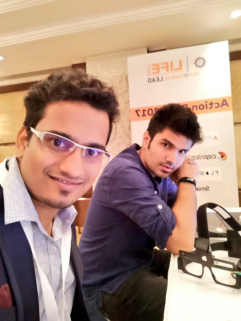 GunjGupta's tweet photo. Had a great time talking to Young Leaders on the path of excellence with @tellmate @tGELF #InnovatetoLEAD #AssistingVIP #Innovation https://t.co/52GoV43lBE