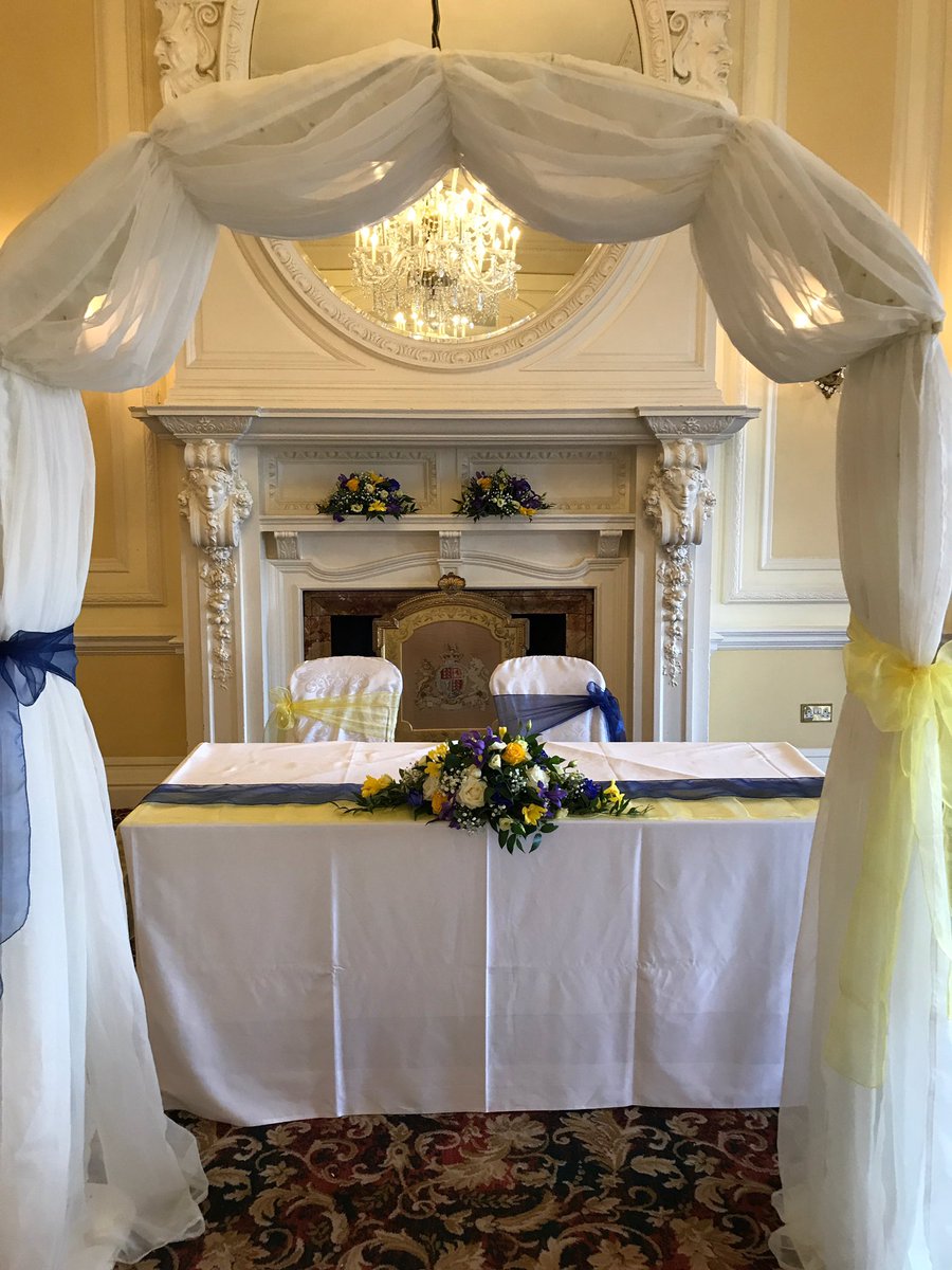 CreateALook's tweet image. Today's @LUFC blue and yellow ceremony set up @Maj_Harrogate #weddings #harrogate #LeedsUnited