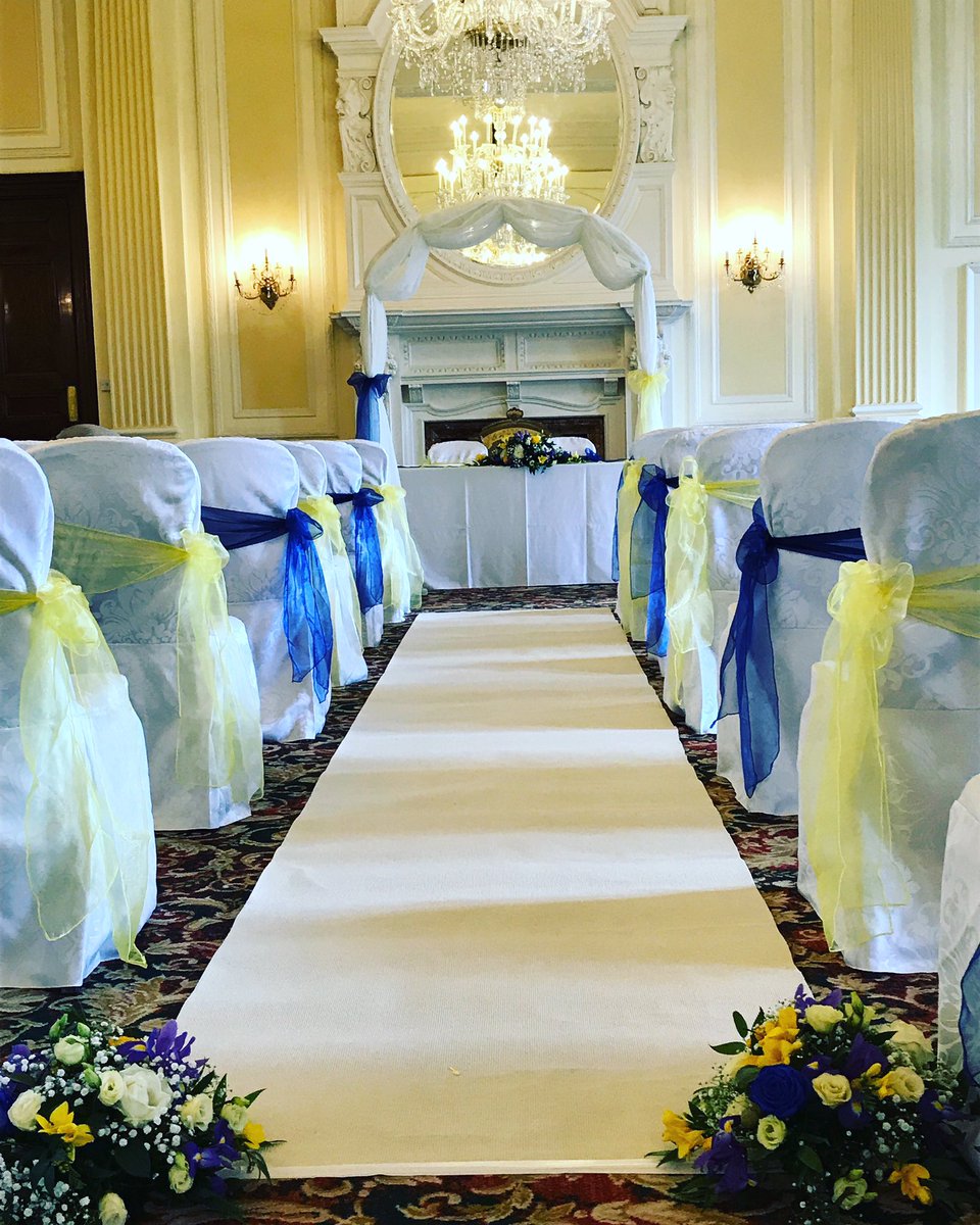 CreateALook's tweet image. Today's @LUFC blue and yellow ceremony set up @Maj_Harrogate #weddings #harrogate #LeedsUnited
