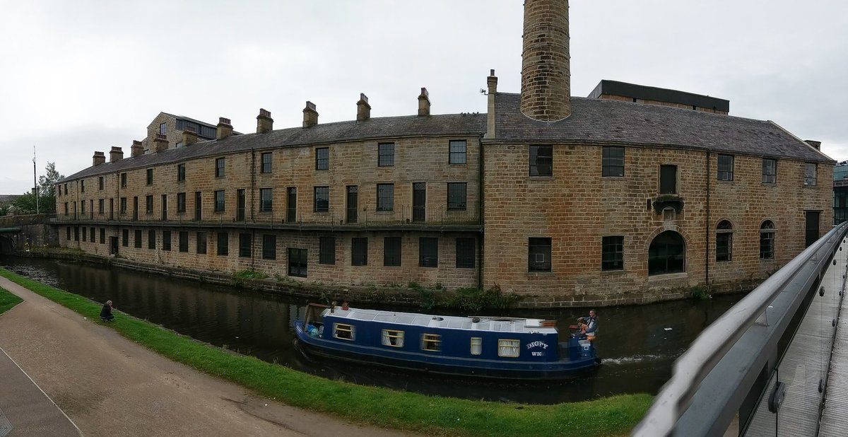 sallyent's tweet photo. Meanwhile, Friday at office over the border... #leedsliverpoolcanal #superslowway #fabrications Canal co-incidences... #shipcalleddignity https://t.co/bxKwOLTYPB