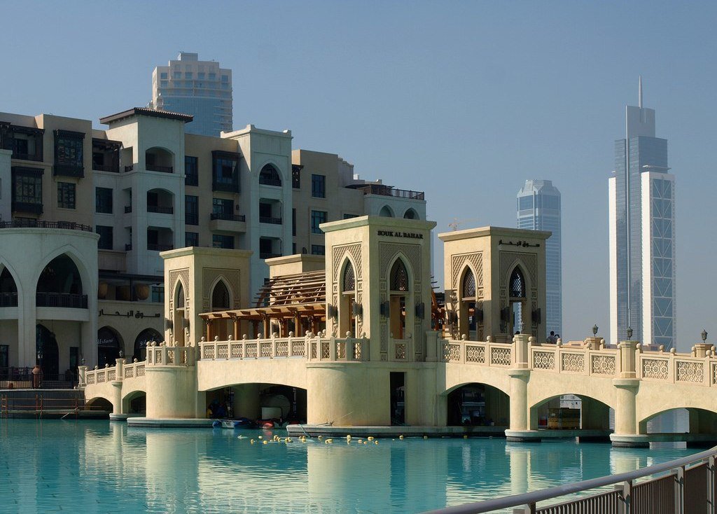 лето в дубае. абу даби пальма. город мадинат зайед. бурдж халифа. дубай променад the walk фото.