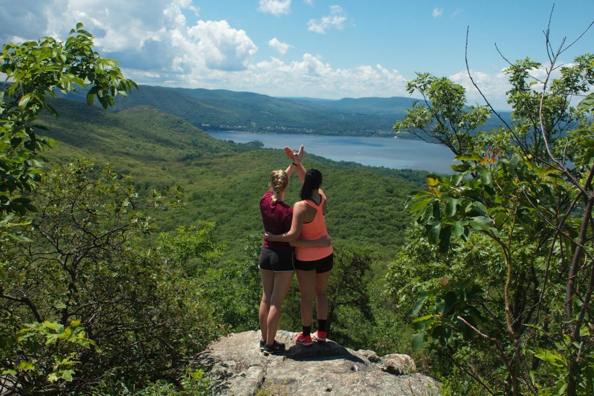 PiPhiFlAlpha's tweet photo. Sign up for Primary Recruitment today!! Link is in the bio! PPLAM 💕 https://t.co/sbAUZbFAhg