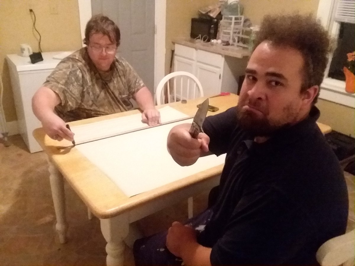 So we were working on a solution to our battlemat-empty lives when I think I got a little too close
#DnD #tabletop #helpme

Im bleeding out