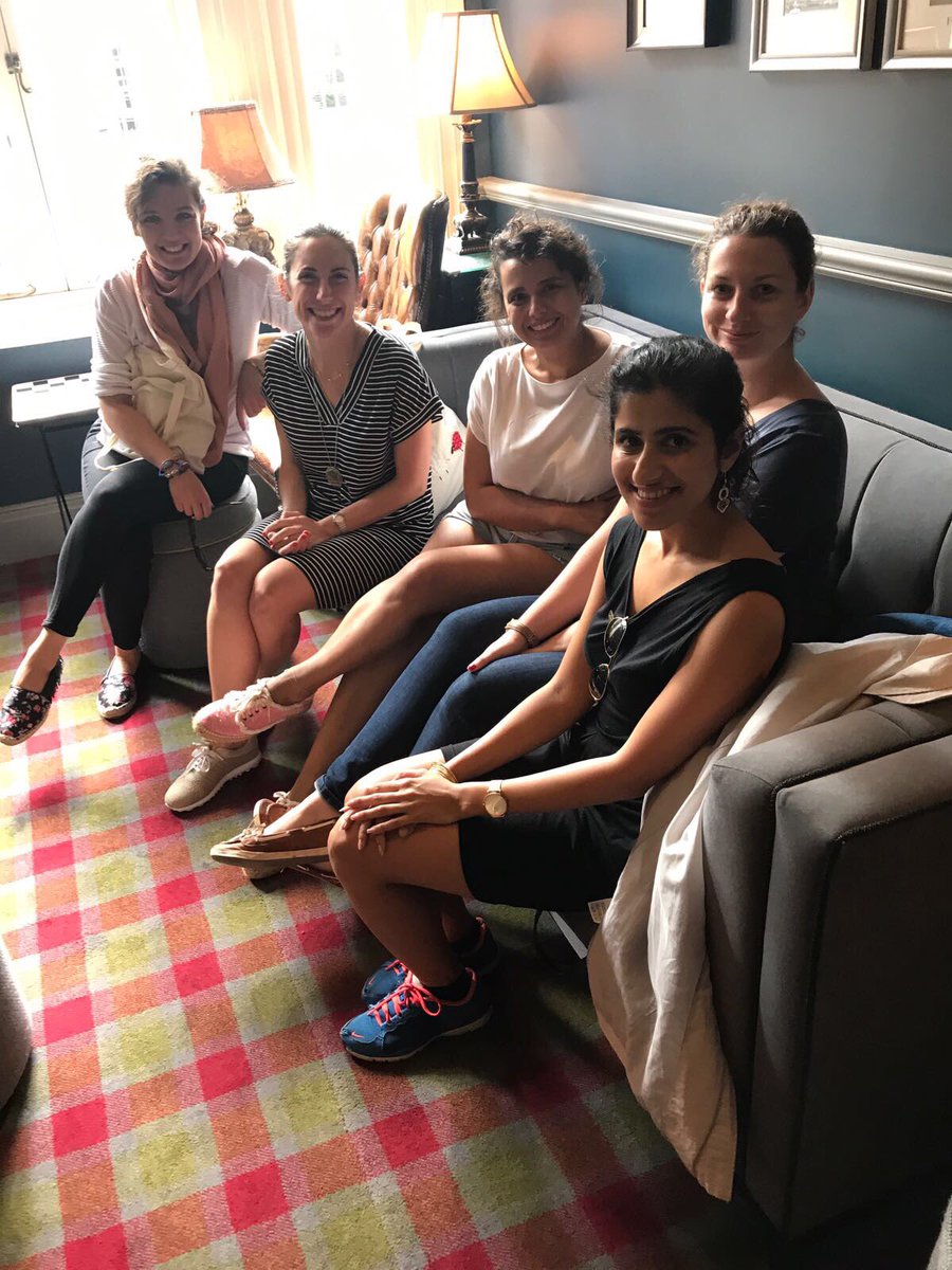 Thanks for coming guys :) It was great to walk around Bloomsbury with you! #londonguidechloe #londonartwalks #london #art #travel