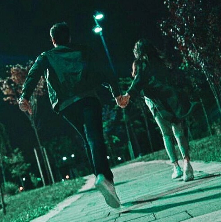 aleyfp's tweet photo. Dünki bölümü kaç kez izledim kendim bile bilmiyorum,her hafta daha fazla efsane olmayı nasıl becere biliyor?
#KalpAtışı #AlEy https://t.co/NjDygWdhB0