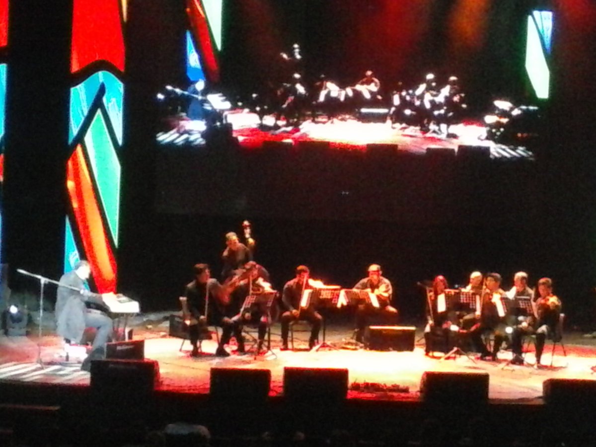 Agradecimiento sincero al público que nos acompañó anoche en el Festival claro que se puede, su interés me conmuebe.