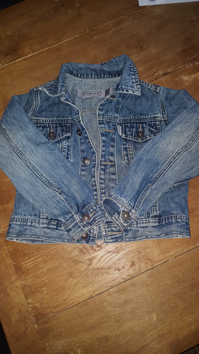 Van wie o wie?? Blijven liggen na tentenkamp. Maat 128