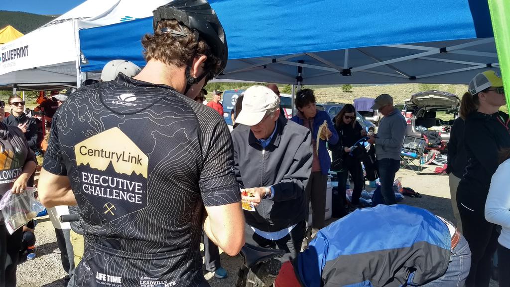 achieveracing's tweet image. Aid station love at twin lakes. @LTRaceSeries #centurylink #executivechallenge.