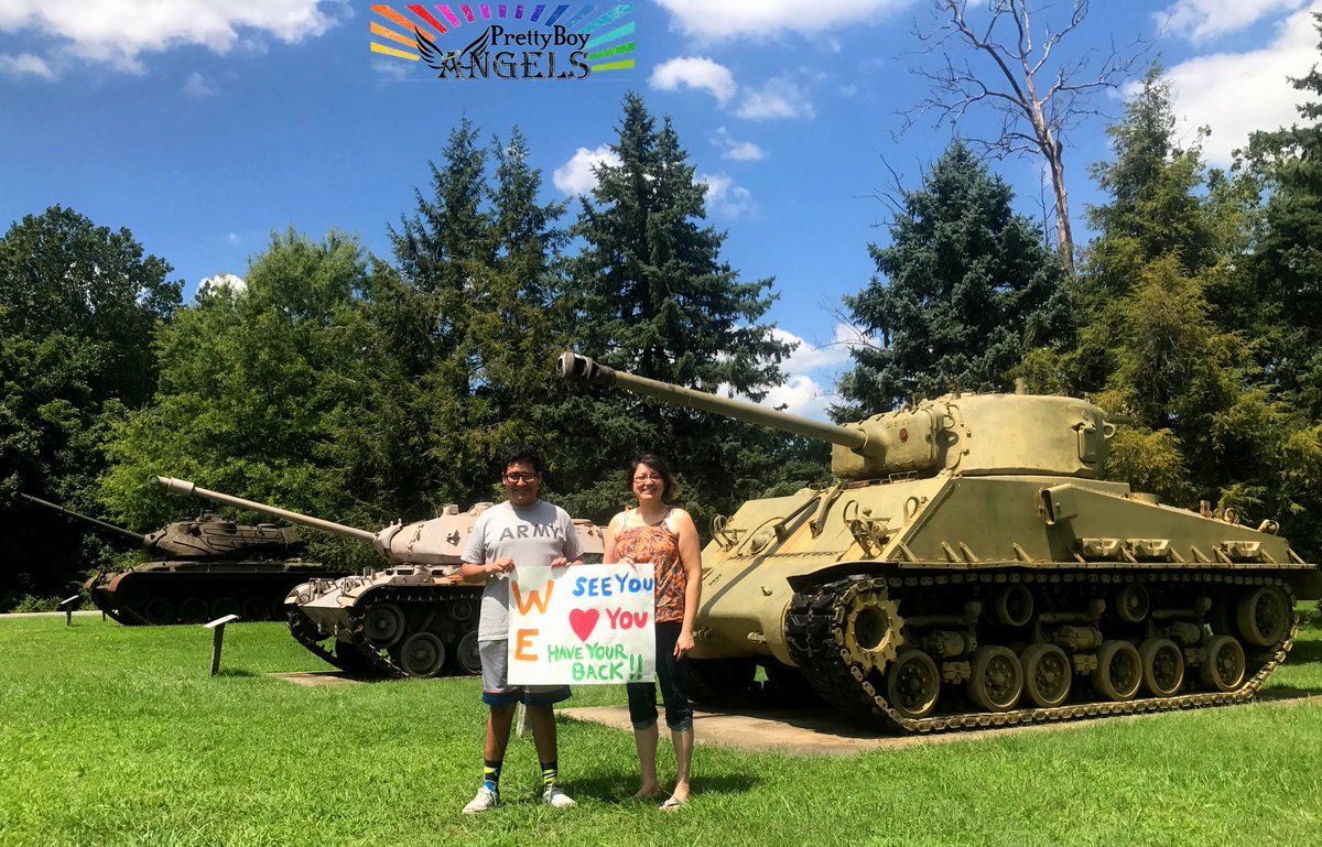 PrettyBoyAngel5's tweet photo. Team @PrettyBoyAngel5 sees you, loves you, and has your back!!!
#transservice #GISHWHES https://t.co/VL0VYcCLv9