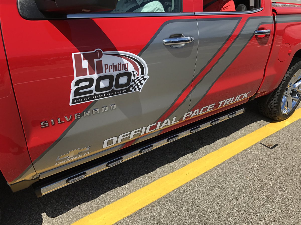 CampbellJim's tweet photo. @NASCAR_Trucks race at @MISpeedway / #EnginesStarted!  @TeamChevy XM Ch 90 @MRNRadio https://t.co/m3QBAgl8mp