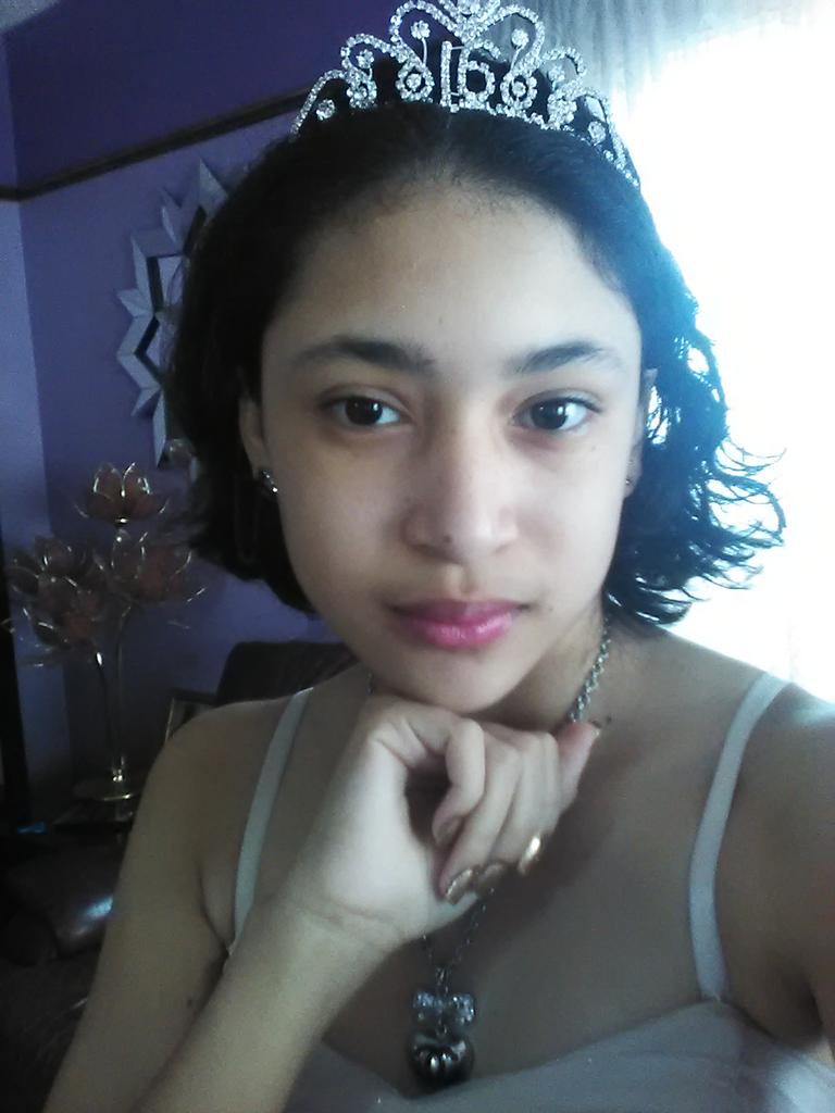 eli_isqueer's tweet photo. Today's my sweet 16 😊💅💃 https://t.co/XsudEzb5JP