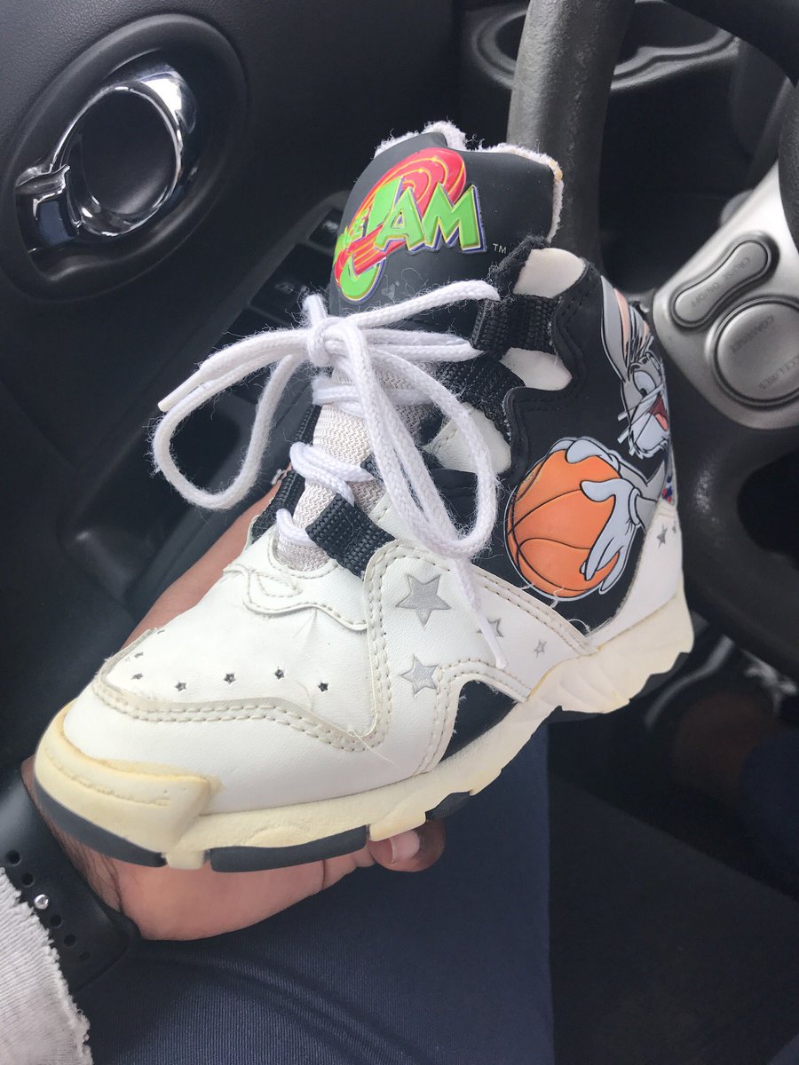 2ichard3rooks's tweet photo. Just copped these Retro Space Jams though... https://t.co/LR3XCDuRj7