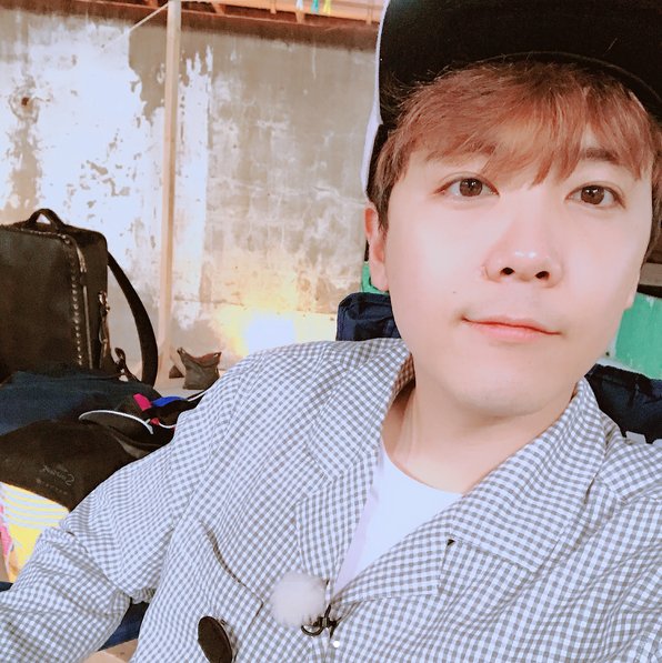 FTIslandFR_IG's tweet photo. [HONGSTAGRAM] 11.08.17

@.skullhong12 #NightGoblin #Maintenant #SansMaquillage #JeMeSuisDébarrassé #DeTout #Allez https://t.co/gVFIPUL16l