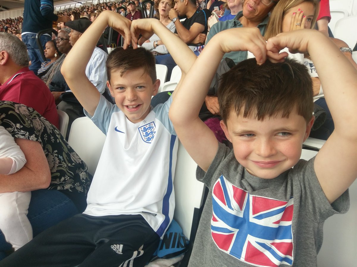 silverturnip's tweet photo. Looking forward to an amazing night. C'mon Mo! #IAAFWorlds https://t.co/CxlDBnBaZb