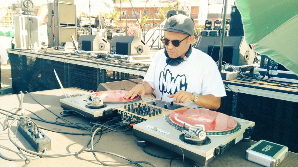 PheFestival's tweet photo. 🙋¡¡La cosa se pone seria!! Ya empezamos y lo hacemos con #FullFX A tope de Phe2017😎 https://t.co/b6Hjx04XOe