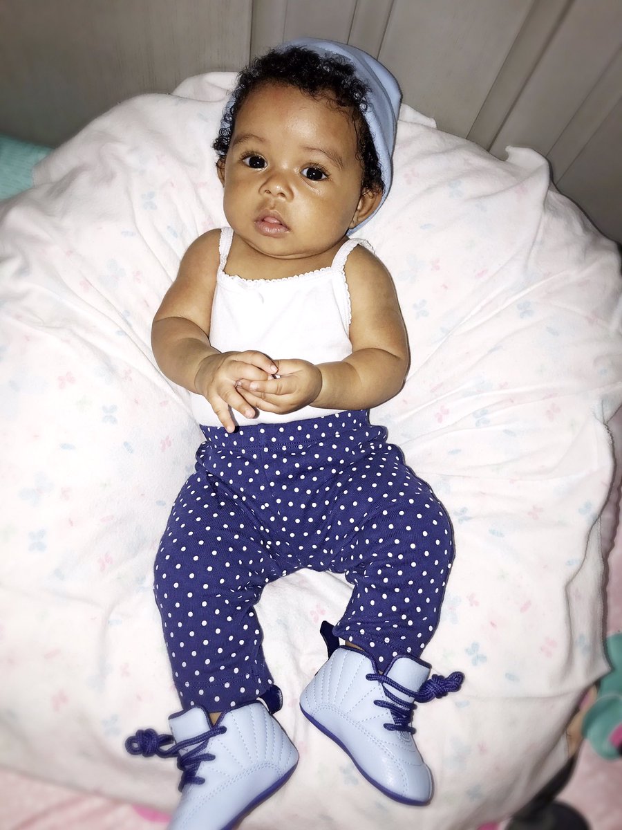 Naebreezy__'s tweet photo. My lil mama 👶🏽💙👑✨ https://t.co/lmWMRNU2st