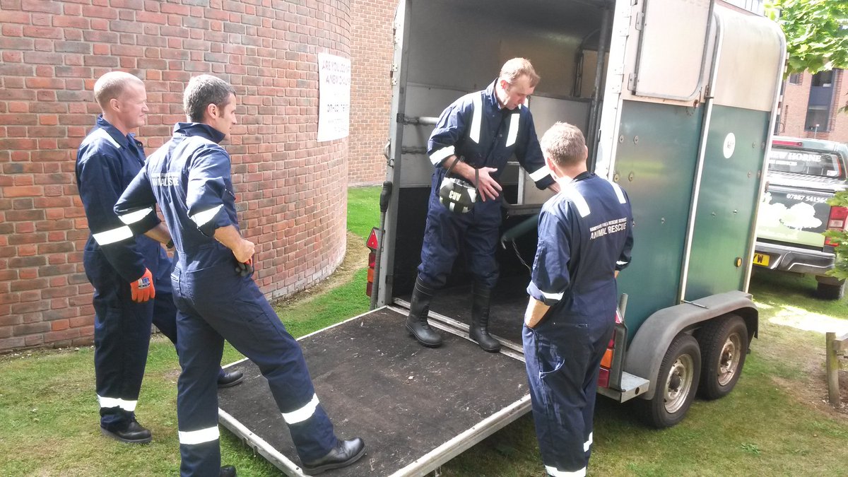 HFRSanimal's tweet photo. Maintenance of skills training with @WinchesterStn30 @HFRS_Academy. Extrication of a recumbent from a trailer and use of our capstan winch https://t.co/01GtZkw4GB