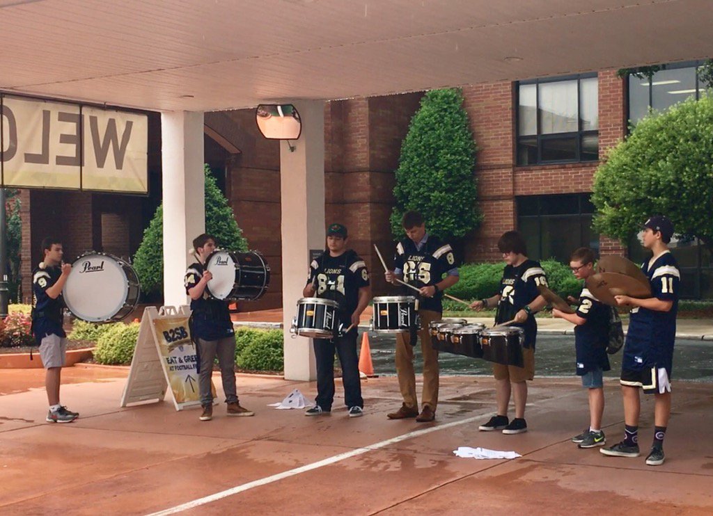 MrCaton's tweet photo. 2017-18 HG Drumline! https://t.co/GYYcEwNuXO
