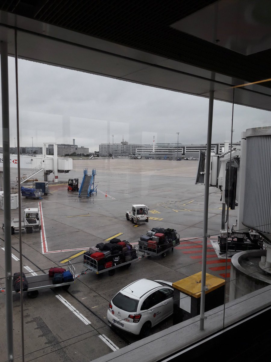 StephaneReboud's tweet photo. Leaving grey Paris this morning for warm and sunny croatia. #holidaysbegin See U on Monday 28th π https://t.co/h6Fjdy0oRP