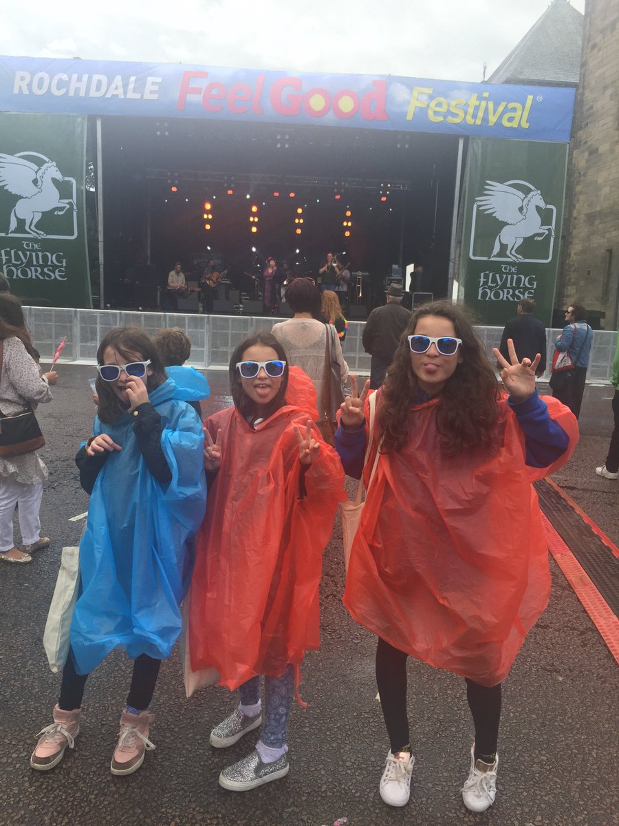 SimoneRachel26's tweet photo. Rocking our shades and ponchos at the #O2RochdaleFeelGood @GuruLukeTurner 😝🎉 https://t.co/Go7ZguGYig