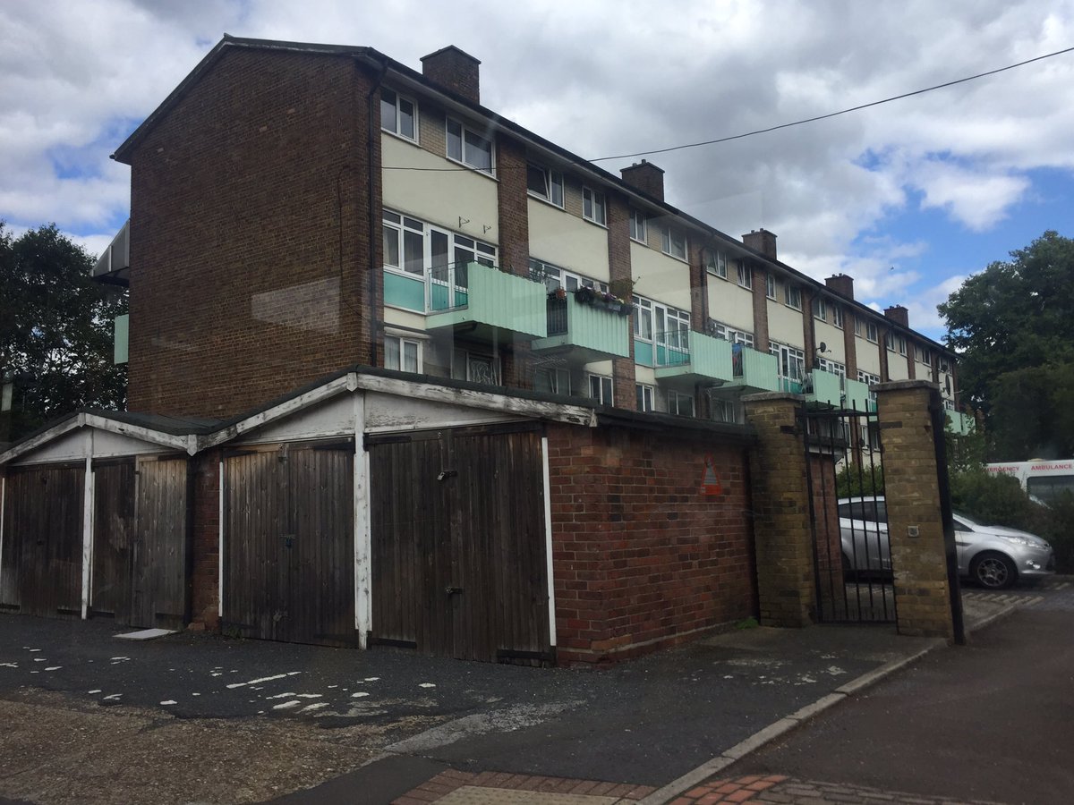 cockneyrebelx's tweet photo. Tale of 2 #Newhams...luxury housing & Robbing Wales's no expense spared vanity decorations...Deliberate managed decline of Council housing! https://t.co/npGDYZK3V1