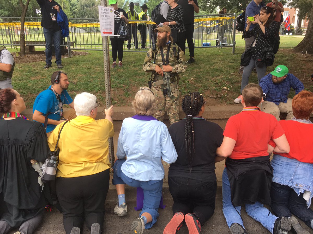 letsgomathias's tweet photo. Whenever hate visits a place - Olathe, Portland, #Charlottesville - I see interfaith people putting in the work https://t.co/bYLGQxTBDg