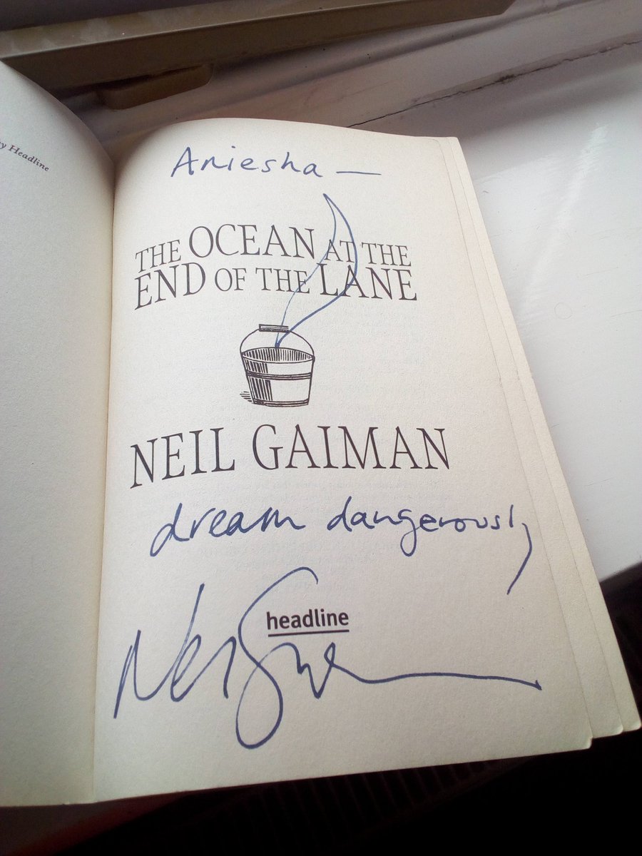 aniesha_brahma's tweet photo. #Throwback to the time @neilhimself said I should dream dangerously!!! #HayFestival #Hay30 https://t.co/f71Nw0OnRA
