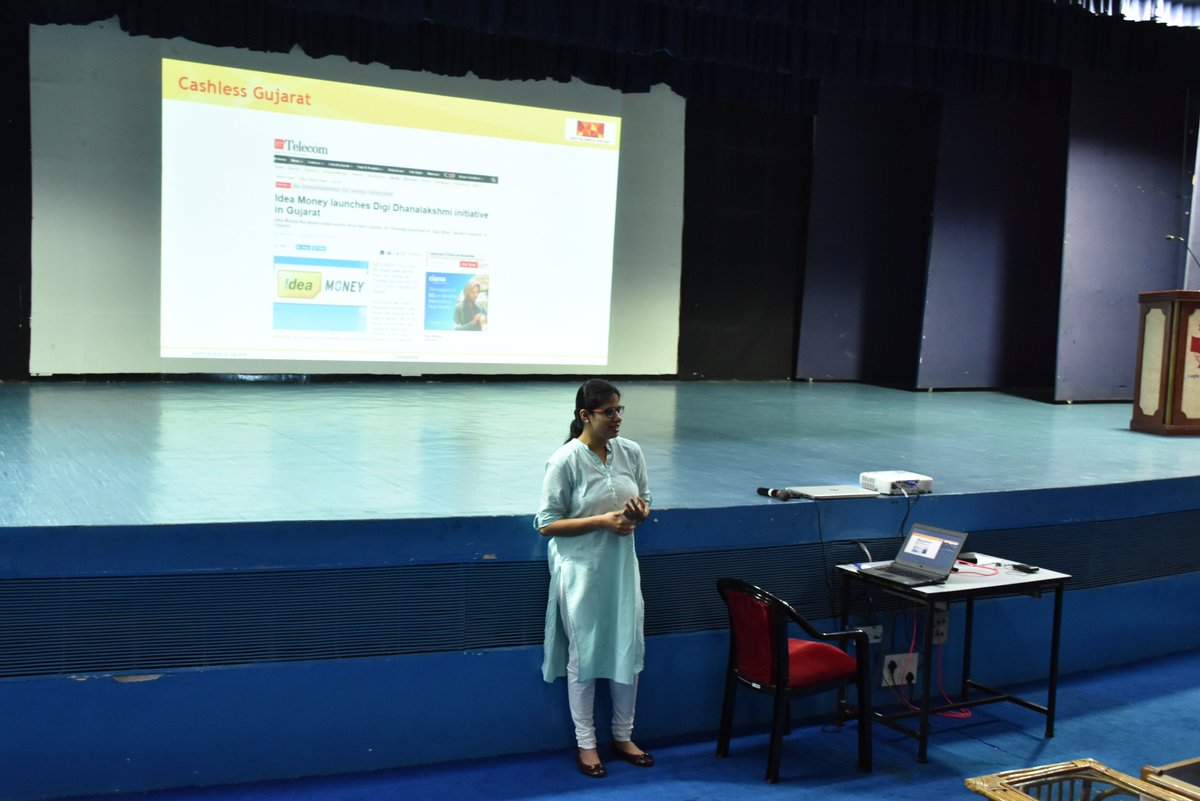SCMHRDian's tweet photo. Divya gives us an insight into what's in store for us at the other end of the spectrum - beyond the B-School journey.
#ABGLeadershipTalk https://t.co/jnVXYFuuWG