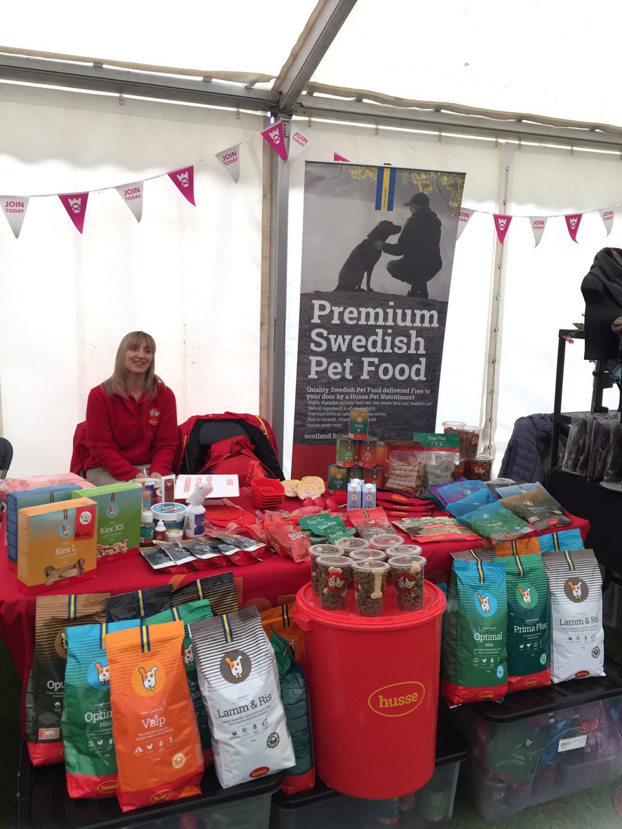 Culzeancastle's tweet photo. Big thank you to Husse Dog & Cat Food for supplying the prizes for the Fun Dog Show today! #DogSplash 🐶💦 https://t.co/pgKiuxYLsk