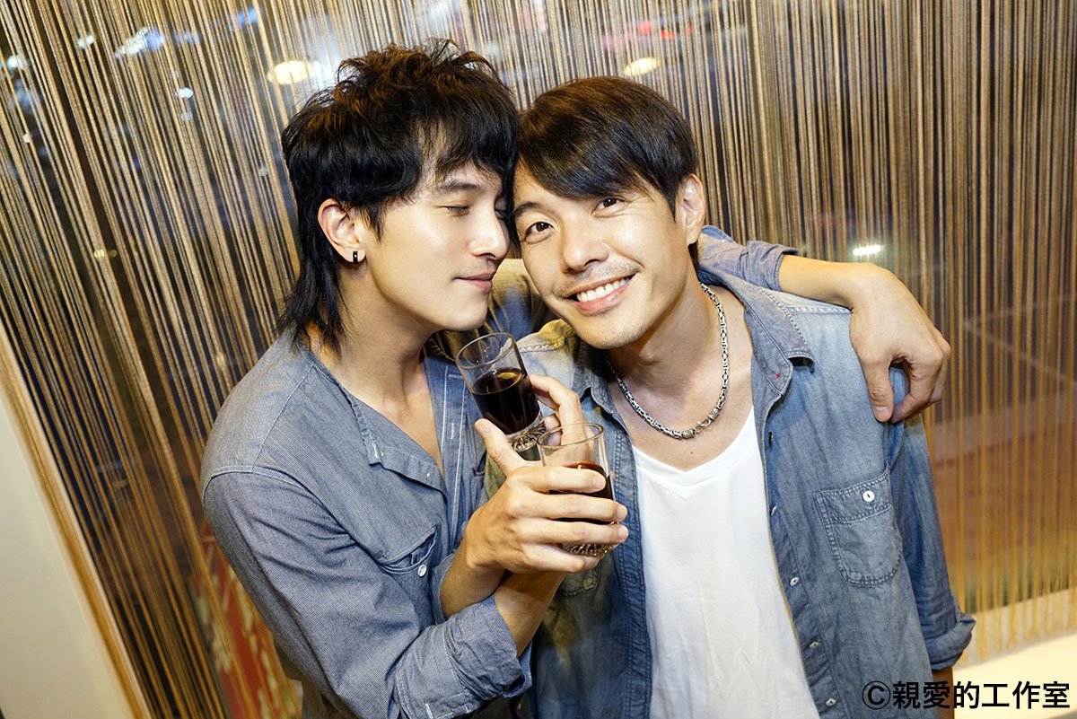 アジアンパラダイス 台湾映画 我們都愛他 邱澤 ロイ チウ の恋人役は四分衛 Quarterback の阿山 アシャン キスシーンも一発ok T Co Igwg5jqwww T Co Ztjlyltuqw Twitter