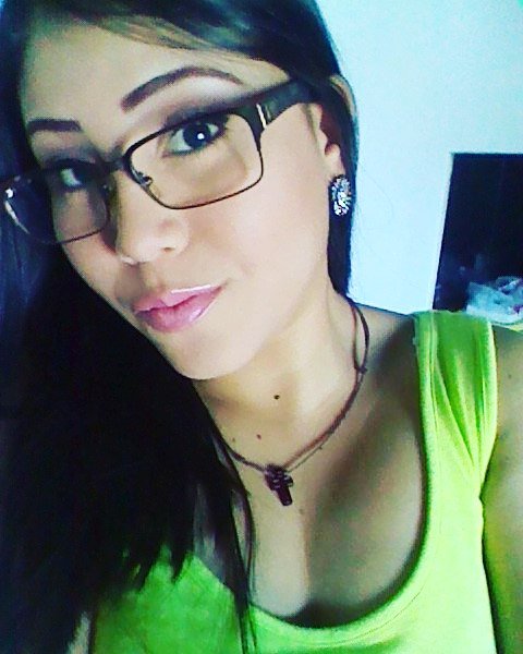 gladyetorres's tweet photo. Sube el volumen y olvida lo feo 🎧 #RWYN 🥦 https://t.co/ryPzfmVojI
