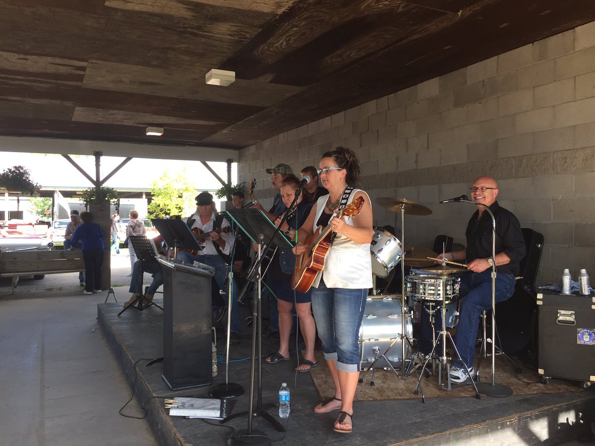JeffreyJelinski's tweet photo. Its the 3rd day of #MorrisonCountyFair. 
**I will not be able to attend day 3&amp;4 of the Fair due to a family medical issue.**
Stay safe. 😀😀🇺🇸 https://t.co/Ut5oOiCvuu