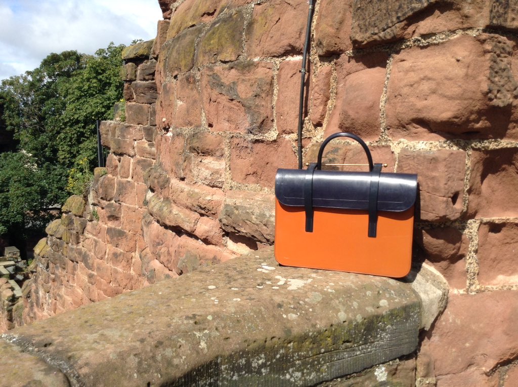 VCleathergoods's tweet photo. Out and about in beautiful Chester #Rutherfords #musiccase #romanwalls #walledcity #Chesterwalls #historicarchitecture #Chester https://t.co/9wnkP0M0bl