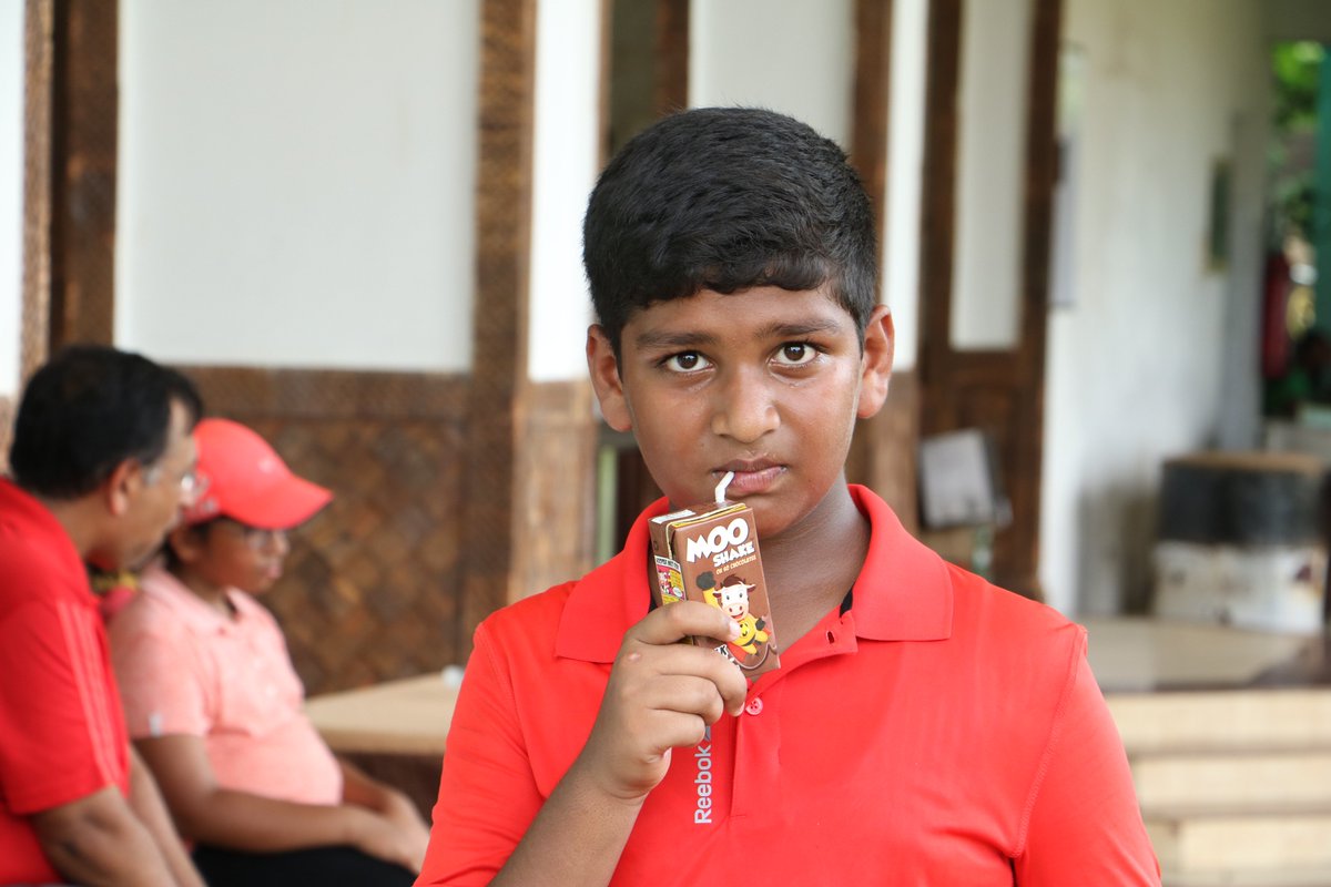 app_dailymoo's tweet image. Young golfers and their families in Golmuri Club, RCGC Club and Bhubaneswar Golf Club have loved #Mooshake and #MilkyMoo Mishti Dahi (2/2)