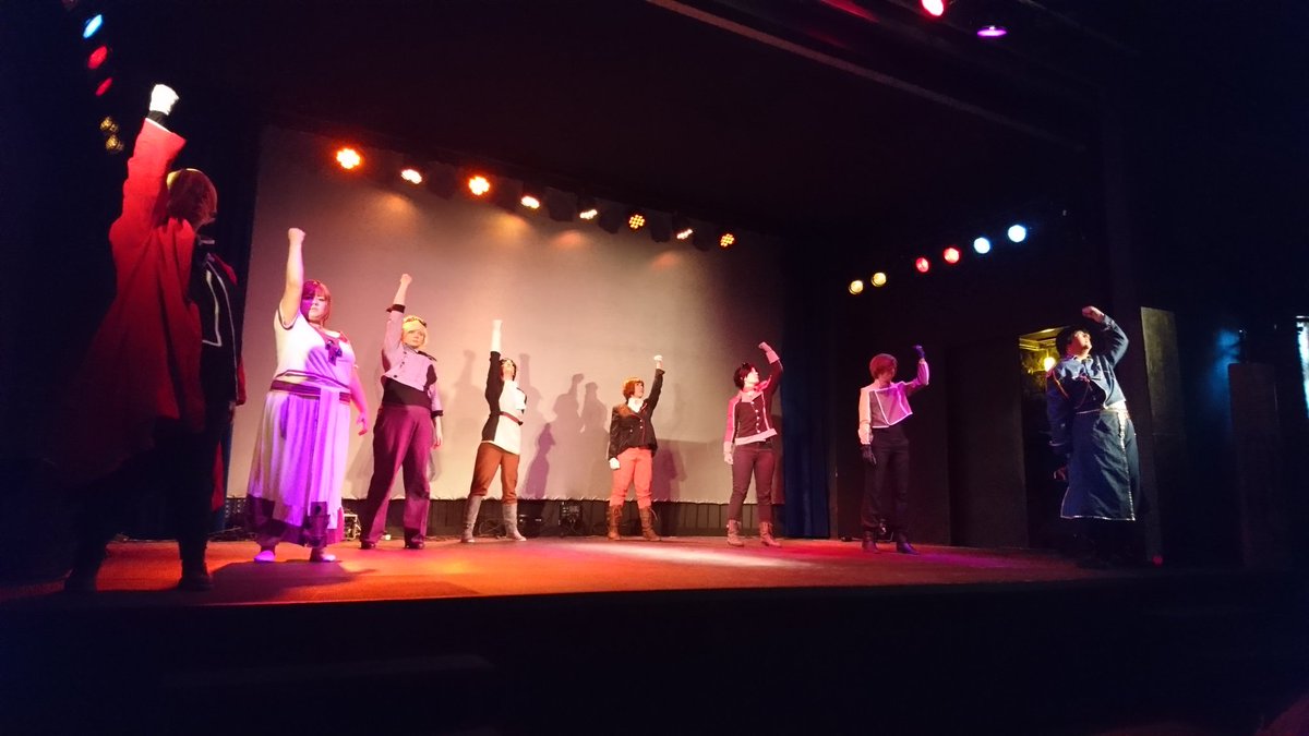Und der Endtanz. Vom "Liebestanz" waren wir, die TRC kennen, zu sehr gerührt. Versäumt Fotos von <a href="/MocchiComplexx/">Mocchis</a> zu machen. Meh!
#Contaku