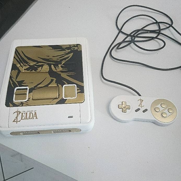 Custom_Quest's tweet photo. Petit custom du jour : peinture et sticker :) 

#superNintendo #snes #Zelda #retrogaming https://t.co/pewyTSrAjX
