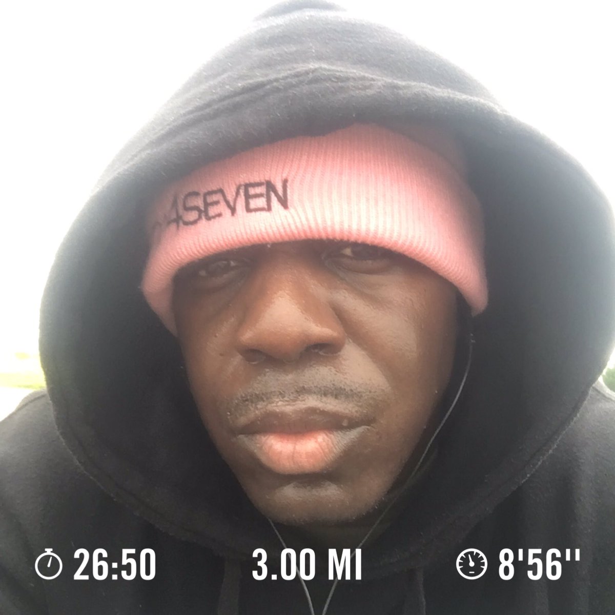 KicksDiamond's tweet photo. Rainy &amp; windy days won't stop the greatness. 3 miles done. #NikeRunClub #NRC #spartanup #twenty4seven https://t.co/s4pKePbntt