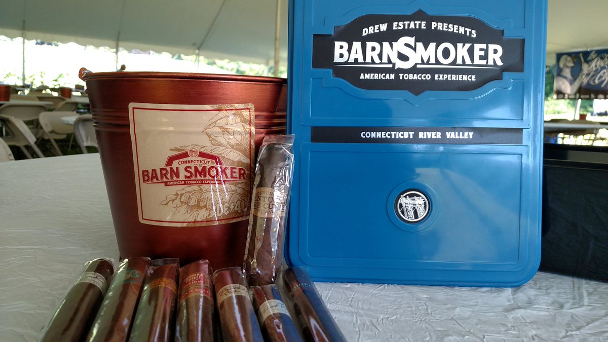 GentsConfab's tweet photo. Great start to Mr. @JonathanDrew1 #CTBarnSmoker17 with @JSwierzbin &amp; @FonsecaAtLarge So Many quality @drewestatecigar sticks #smokeshow https://t.co/qLHNN6rgSW