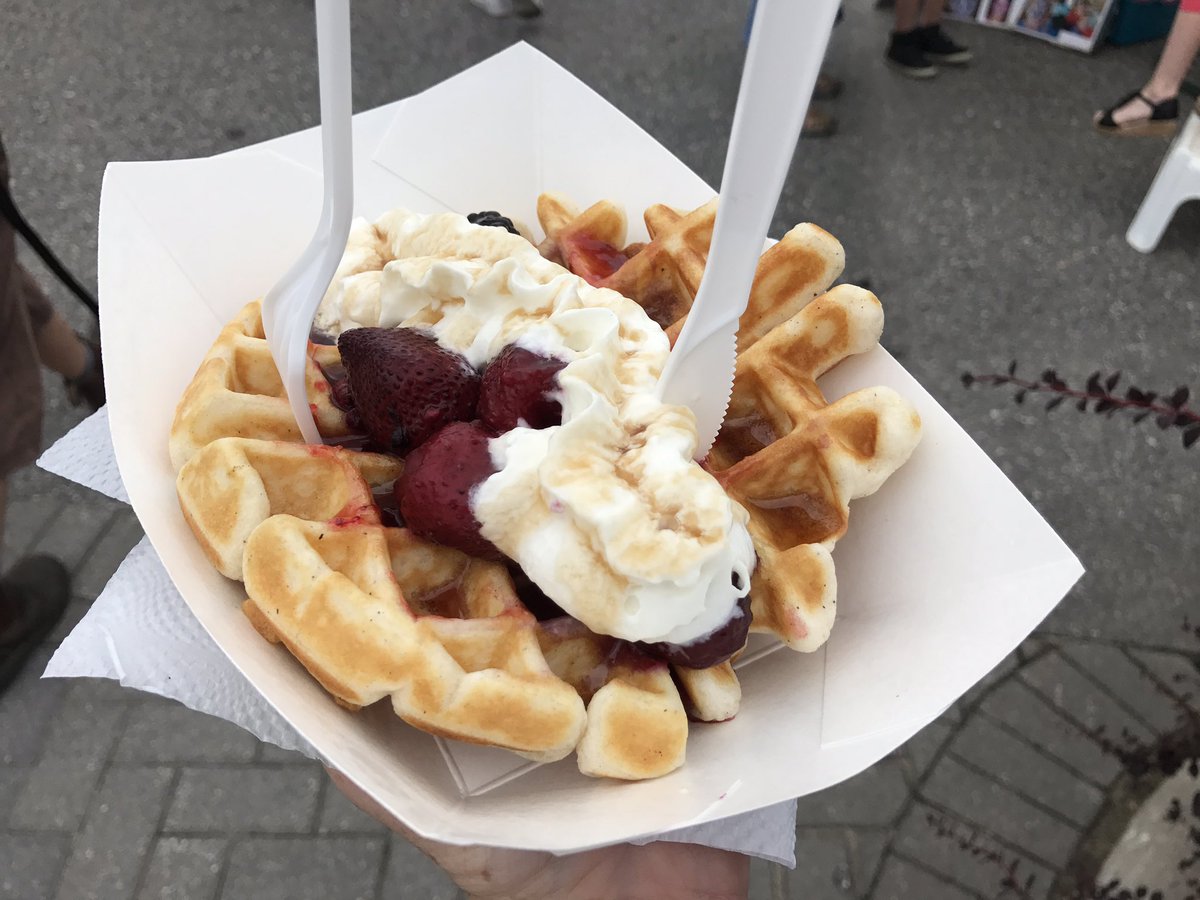 1063jetfm's tweet photo. Come on down to the North Bay Farmers Market and get some great produce and yummy treats!! Im about to have some myself! #summerfunrunner https://t.co/hmq9oy2ePc