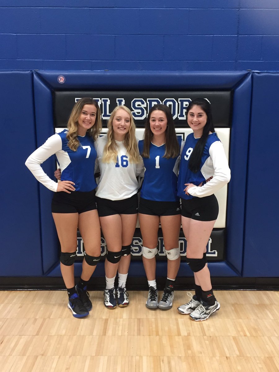 HHSBoss's tweet image. Fall 2017 Seniors!! #gooutwithabang #hawkvolleyball
