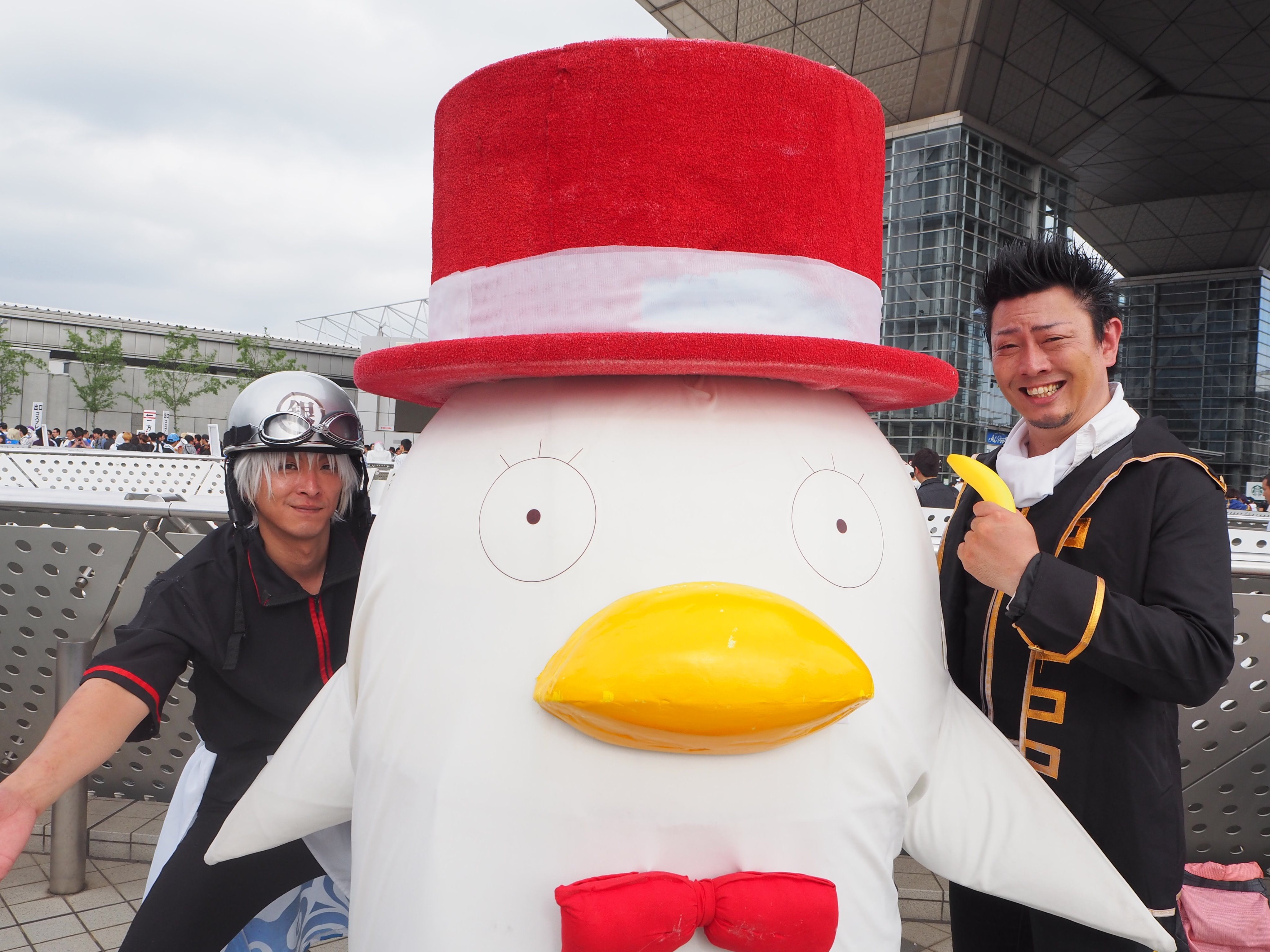 藤林 ノイル 三枚目は銀魂より エリザベスと銀時 近藤さんです 実に素晴らしいエリザベスでした 映画面白いから見に行きましょう C92コスプレ コスプレ 銀魂 エリザベス T Co Rspe3daaoi Twitter