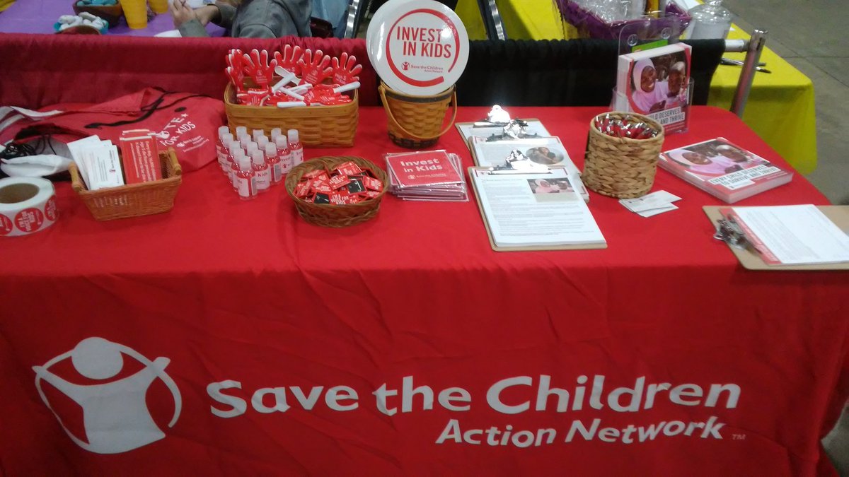 kewanlake's tweet photo. @SCActionNetwork booth is ready for #IgnitePeoria Our kid crafts: paper dolls and kids drawing what all they think all kids should have. https://t.co/yILpiiYYDW