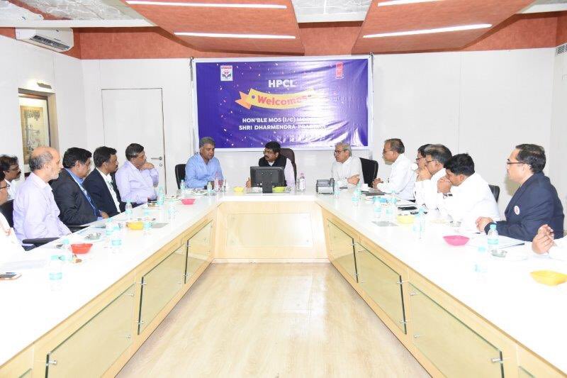 dpradhanbjp's tweet photo. Interacted with CMDs, Directors &amp; Senior officers of OMCs &amp; impressed upon them to devise new ways &amp; means to increase the non-fuel revenue. https://t.co/IeJeo6ojoo