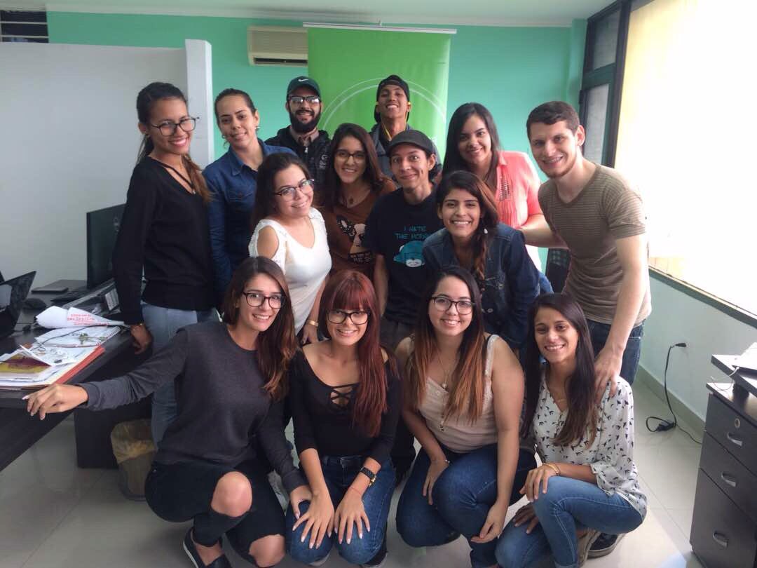 goorumedia's tweet photo. Nuestro equipo se mantiene siempre junto en los logros, en las caídas, en los éxitos y también en las despedidas. #Goorucitos https://t.co/mCNP9bWPN0