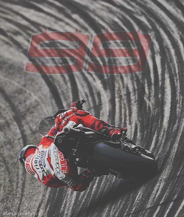 lorenzoclub99's tweet photo. Listos para mañana #vamosJorge! #KeepPushing #KeepFighting @lorenzo99! https://t.co/GlPbAg643M
