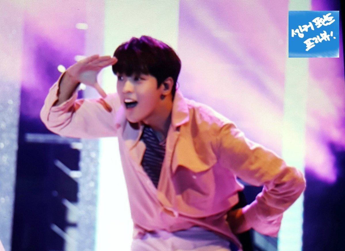 myteengotohell's tweet photo. Person: *insults me for listening to kpop*
Me: sorry, I can't find any shits to give
#마이틴 #MYTEEN #태빈 https://t.co/wbczZNn3us